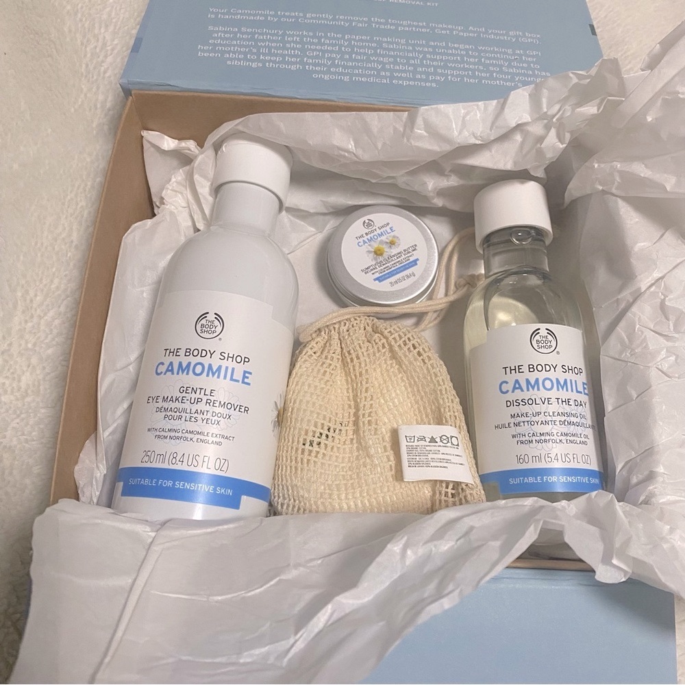 The Body Shop Camomile Gentle Skincare Kit
